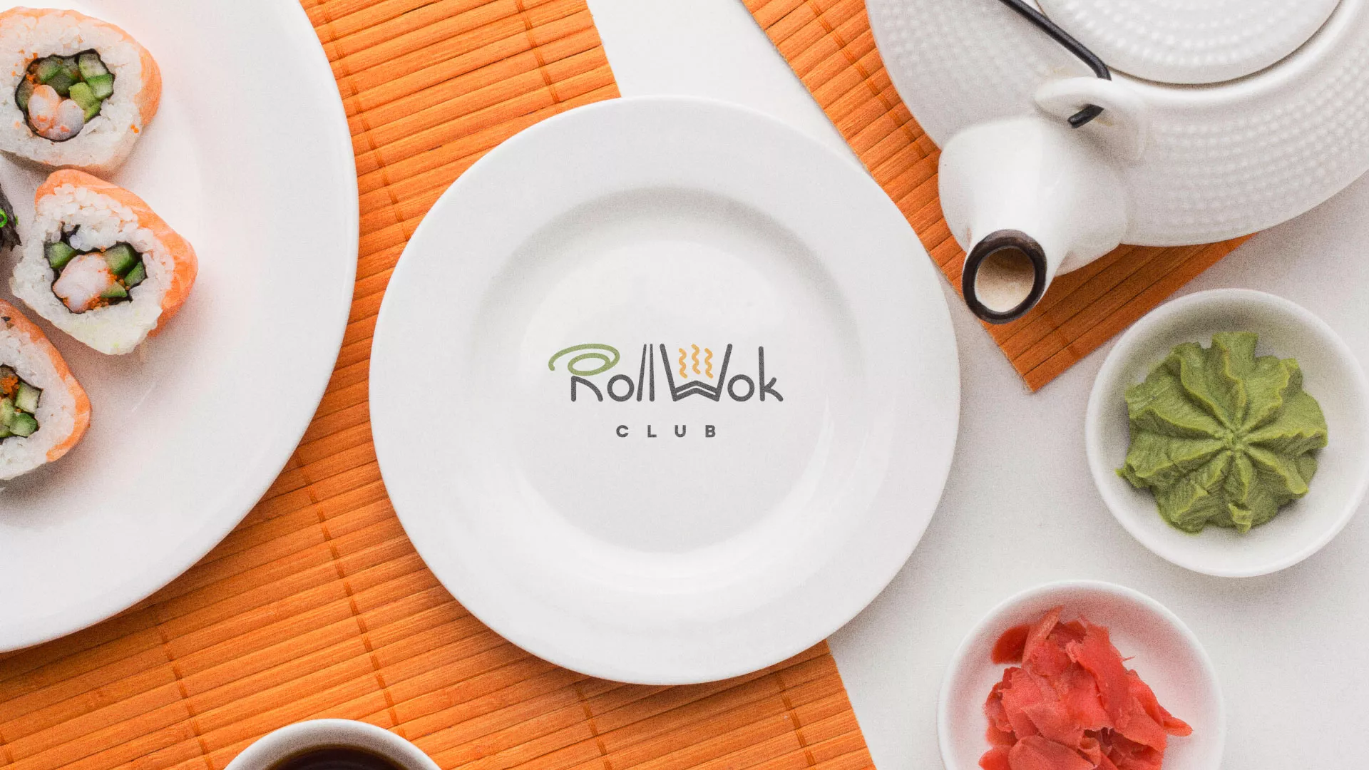 Разработка логотипа и фирменного стиля суши-бара «Roll Wok Club» в Щербинке